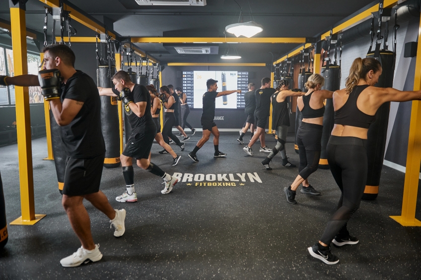 Prueba lo que se siente al golpear el saco de boxeo gracias a BROOKLYN FITBOXING